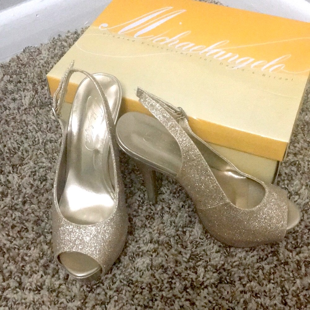 Michaelangelo Sparkly Gold Heels peep toe